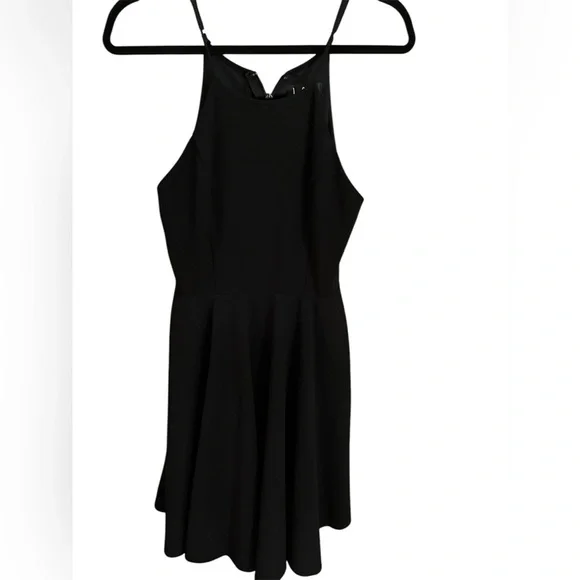 Lulu’s knee length flare dress - Picture 1 of 6